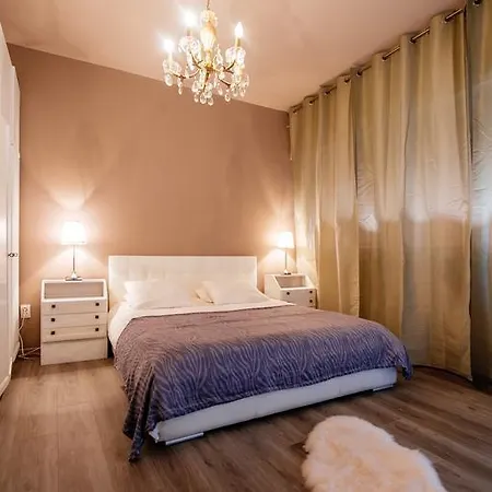 Golden Bridge Apartment With Private Parking Apartment *