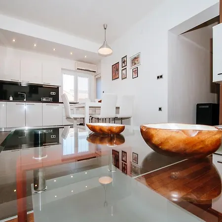 Golden Bridge Apartment With Private Parking * Zadar