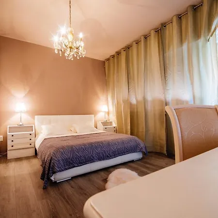 Golden Bridge Apartment With Private Parking Apartment *