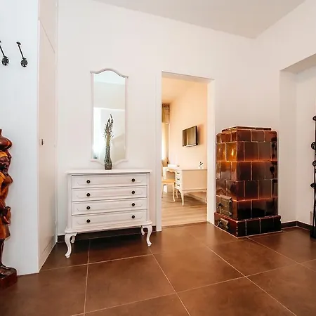 Golden Bridge Apartment With Private Parking
