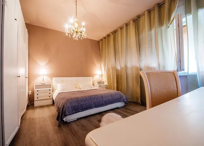 Golden Bridge Apartment With Private Parking Apartman *