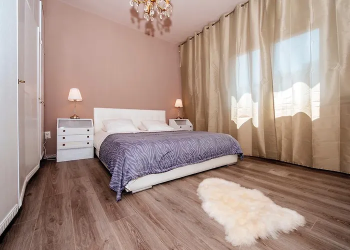 Golden Bridge Apartment With Private Parking Apartman *